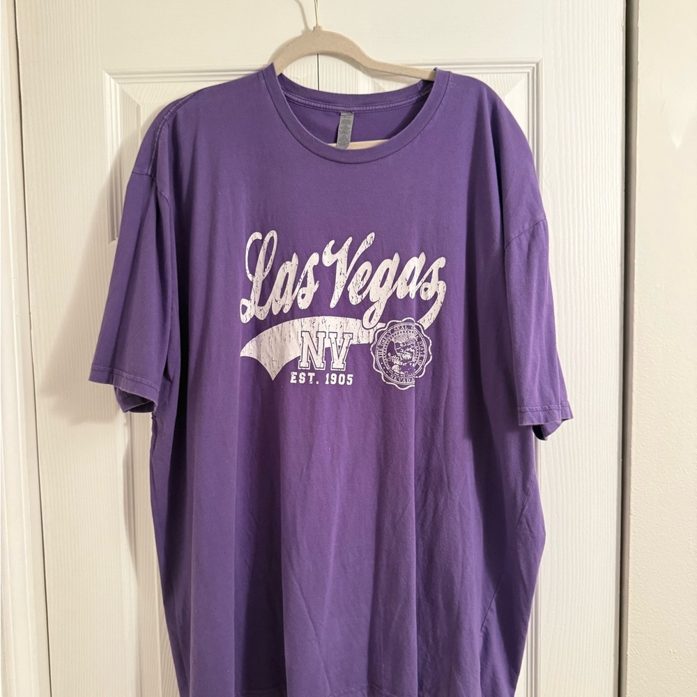 Las Vegas NY Graphic Tee in Purple